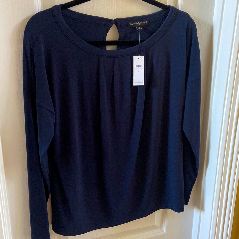 Long sleeve navy top